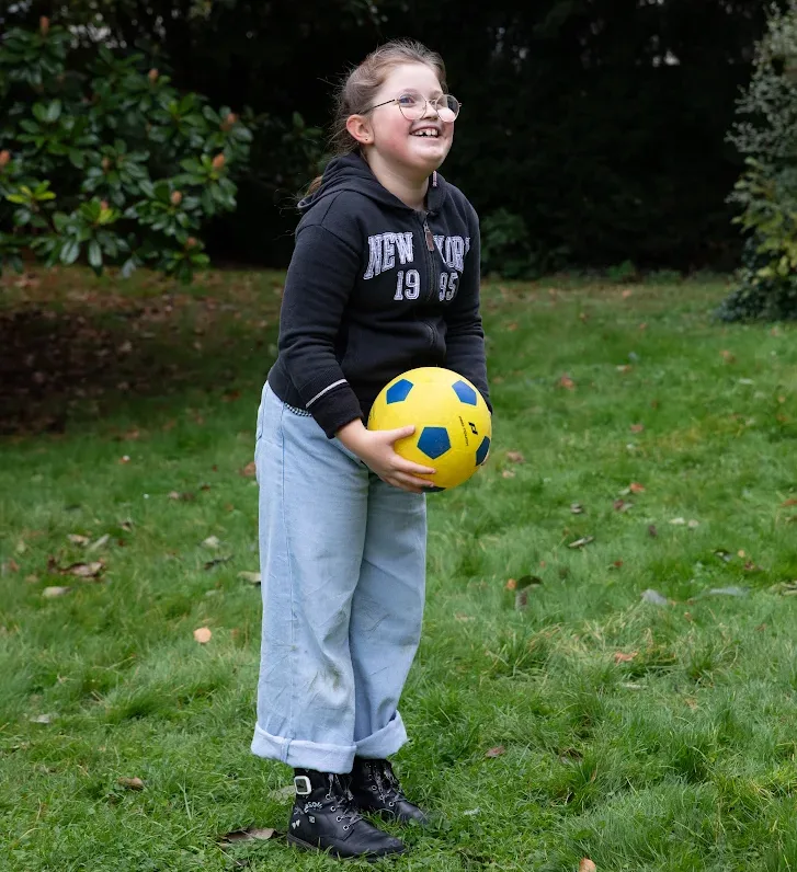 Girl wearing Syde